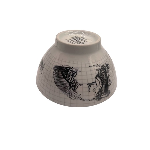 Winnie the Pooh Sketchbook Soup Cereal Bowl by Disney - Picture 8 of 12